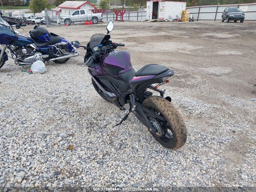 2023 YAMAHA YZFR3 A MH3RH18Y1PK012268