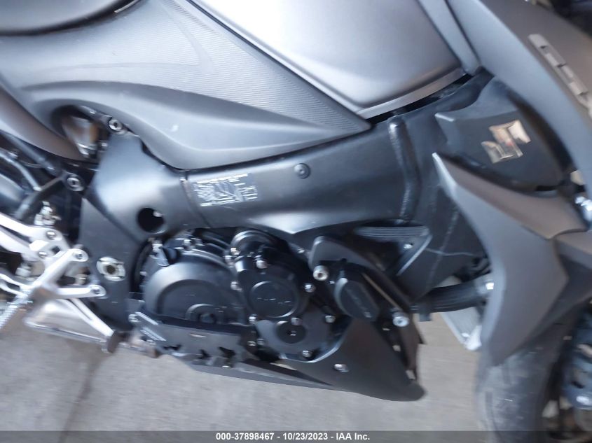 2016 SUZUKI GSX-S1000 - JS1GT79AXG2100402