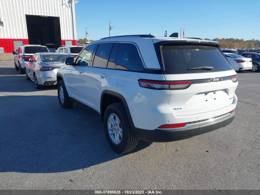 VIN 1C4RJHAG2RC683247 2024 JEEP GRAND CHEROKEE LAREDO