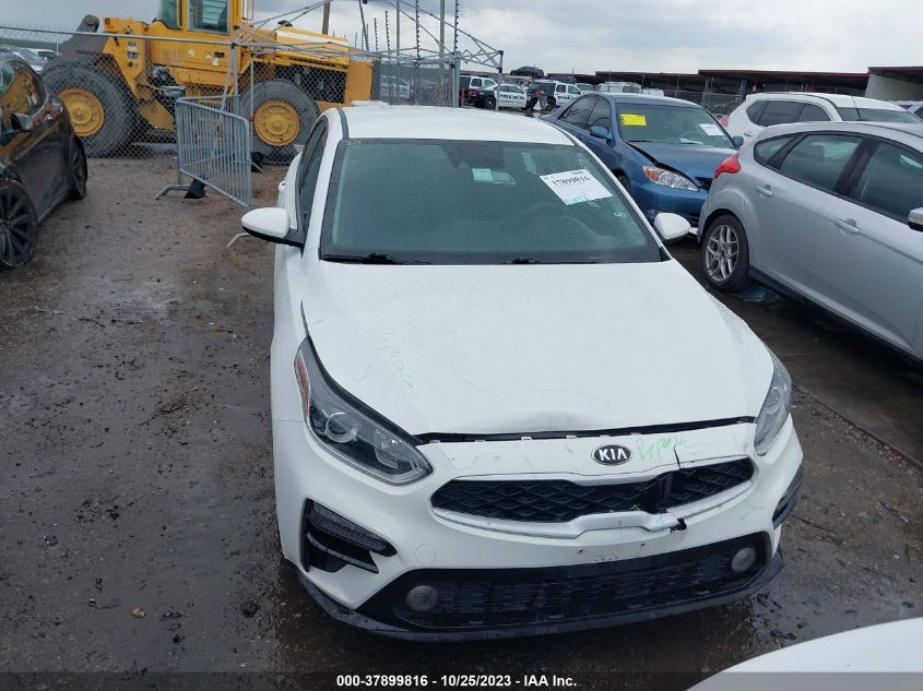 3KPF24AD4ME351777 Kia Forte LXS 12