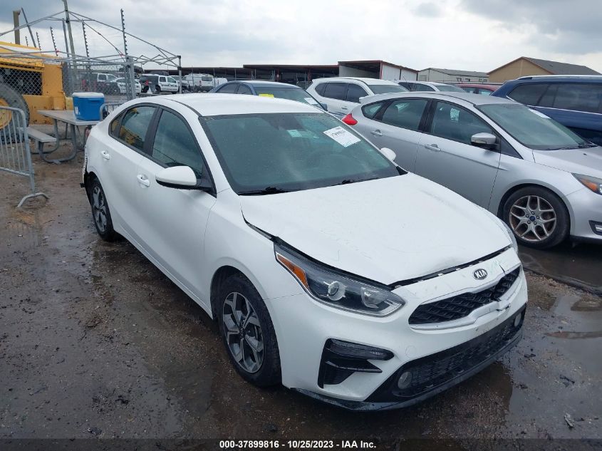 3KPF24AD4ME351777 Kia Forte LXS