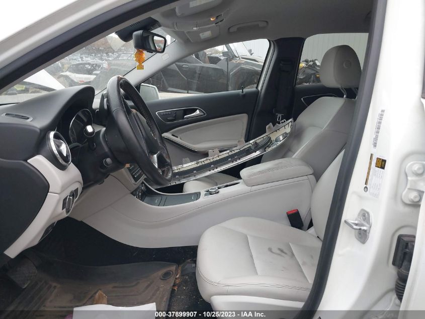 2015 MERCEDES-BENZ GLA 250 WDCTG4GB1FJ097925