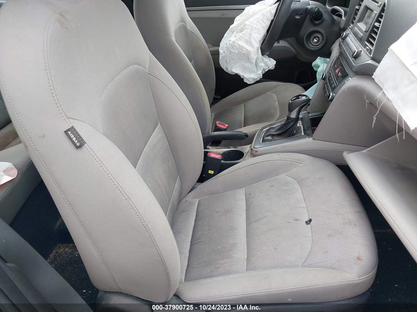 VIN KMHD74LF1JU519486 2018 HYUNDAI ELANTRA SE