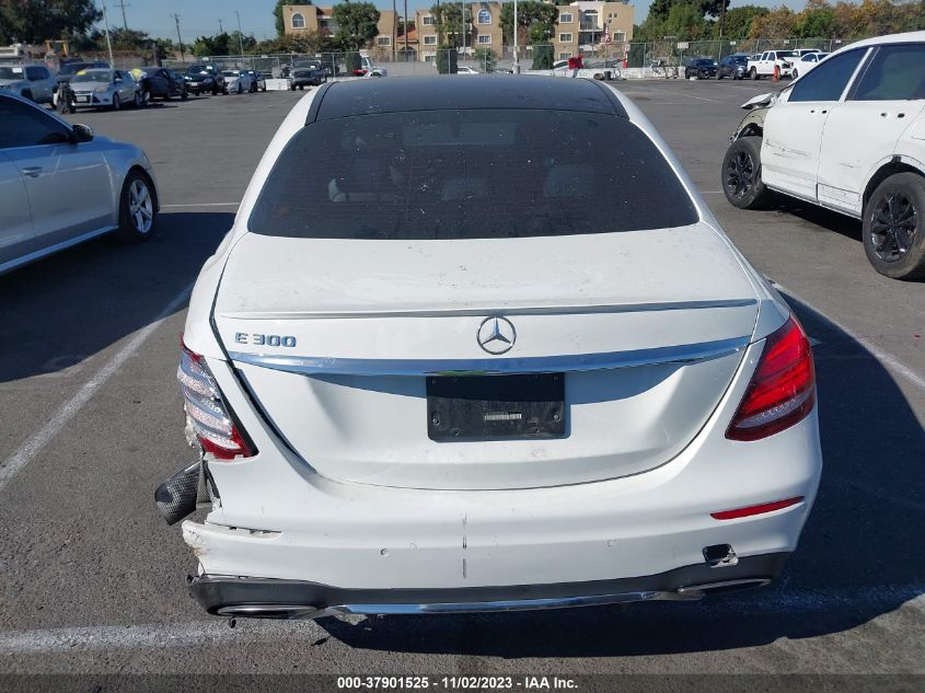 2018 MERCEDES-BENZ E 300 WDDZF4JB4JA458705