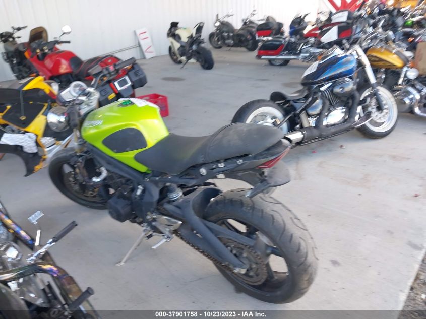 2010 TRIUMPH MOTORCYCLE STREET TRIPLE 675 - SMTD01NE1AJ414588