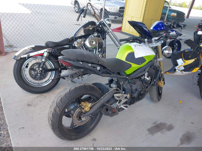 2010 TRIUMPH MOTORCYCLE STREET TRIPLE 675 - SMTD01NE1AJ414588
