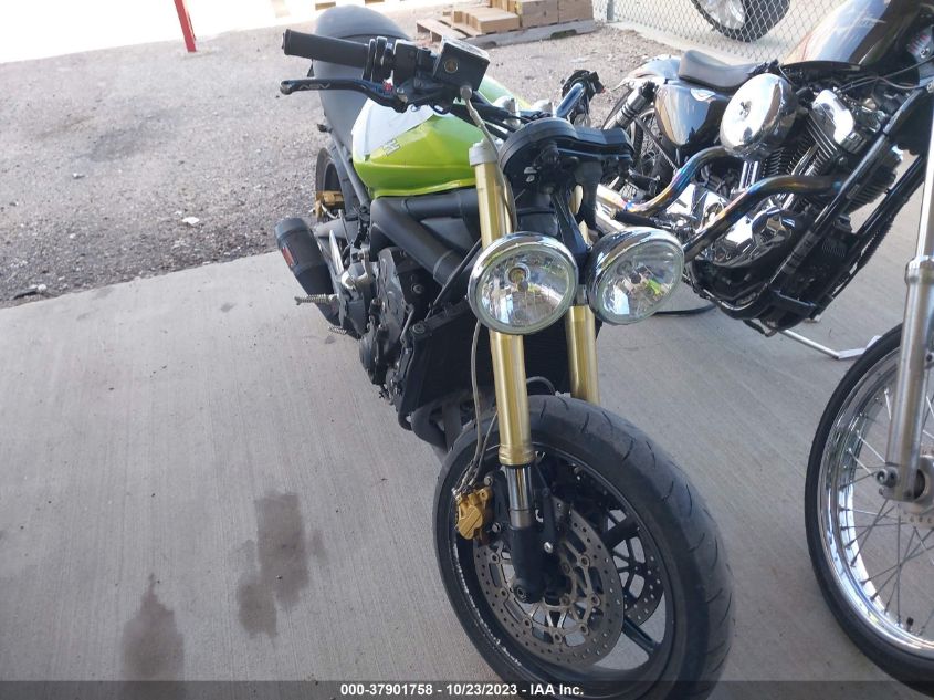 2010 TRIUMPH MOTORCYCLE STREET TRIPLE 675 - SMTD01NE1AJ414588