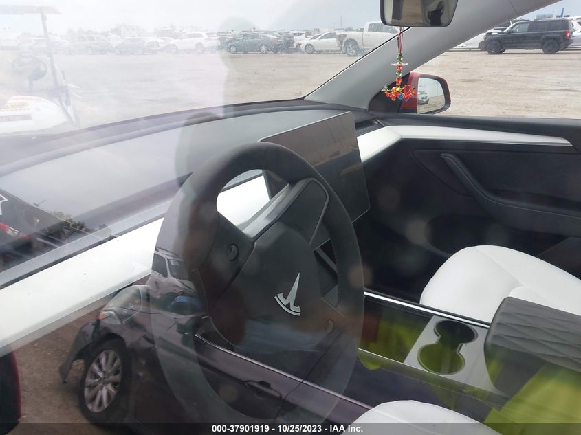 VIN 7SAYGAEE1PF695337 2023 TESLA MODEL Y