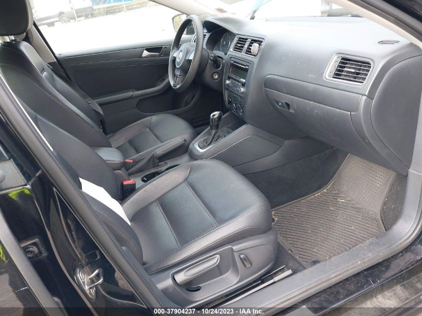 2014 VOLKSWAGEN JETTA SEDAN SE 3VWD17AJ9EM239126