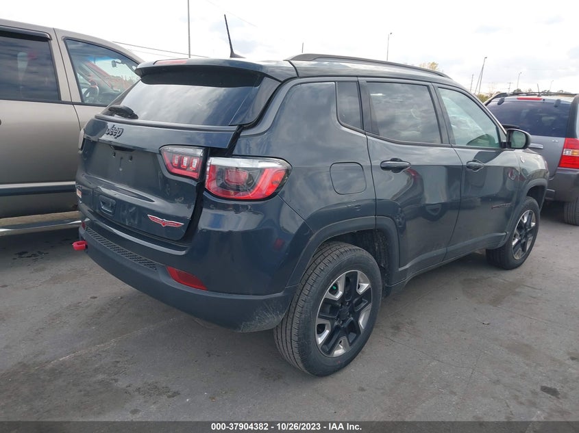 VIN 3C4NJDDB3JT320729 2018 JEEP COMPASS TRAILHAWK