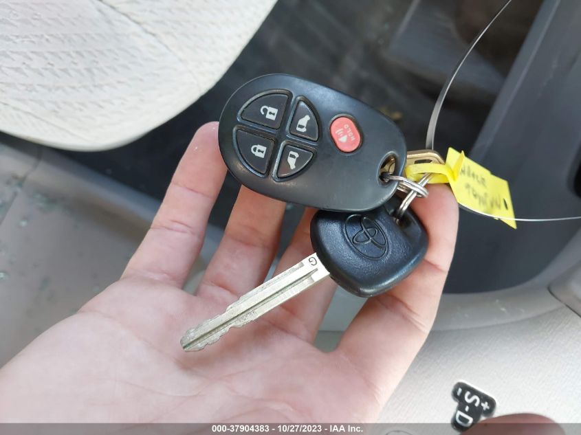 2014 TOYOTA SIENNA LE - 5TDKK3DC4ES518691