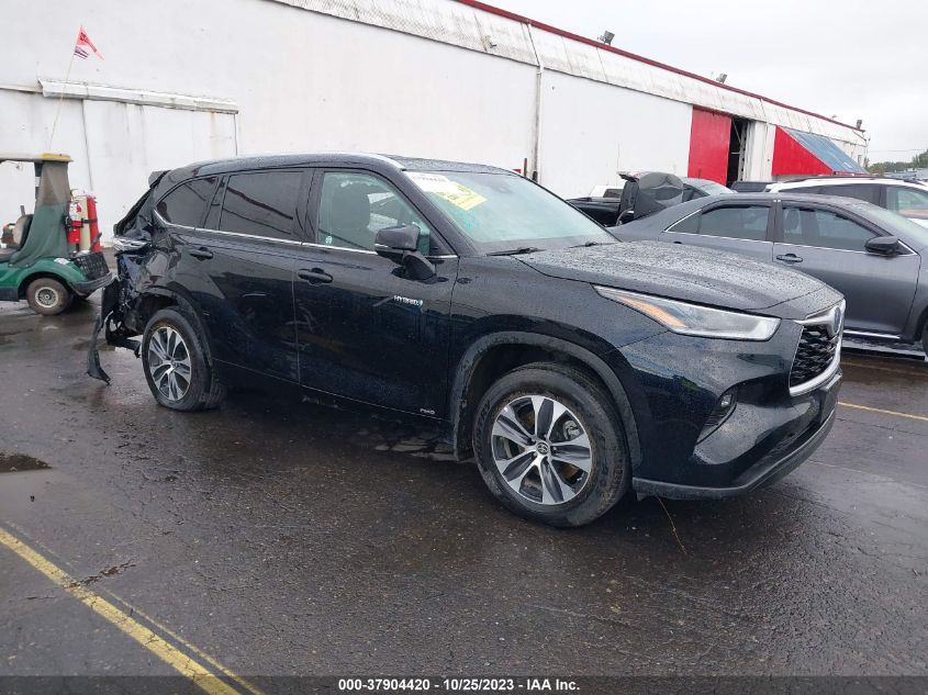 2021 TOYOTA HIGHLANDER HYBRID XLE - 5TDGBRCH4MS532059