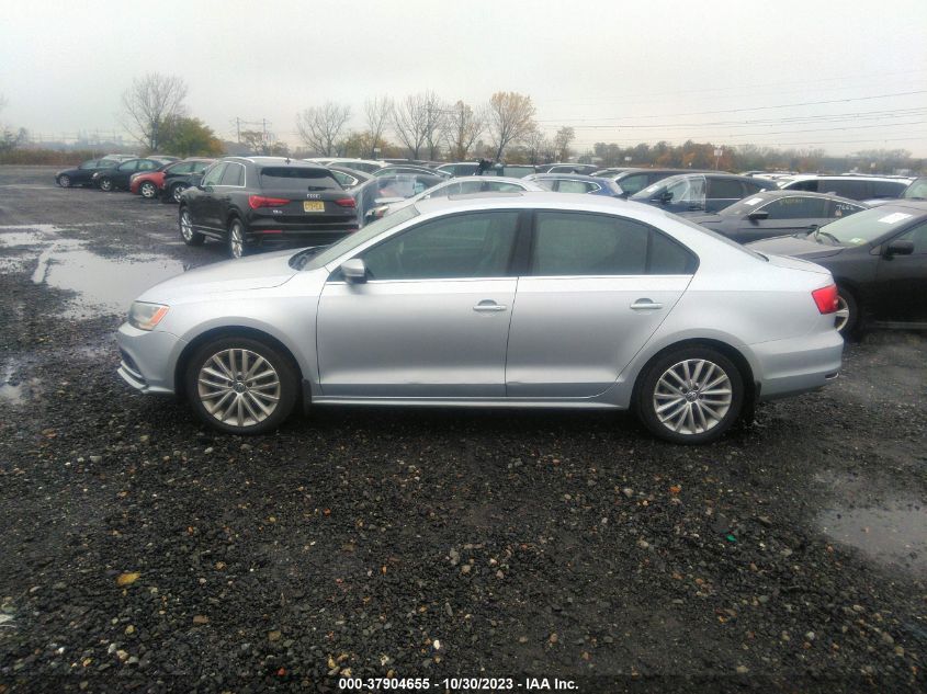 2015 VOLKSWAGEN JETTA SEDAN 1.8T SE 3VWD17AJ7FM232967