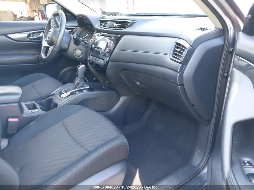 VIN 5N1AT2MN8HC828087 2017 NISSAN ROGUE SV