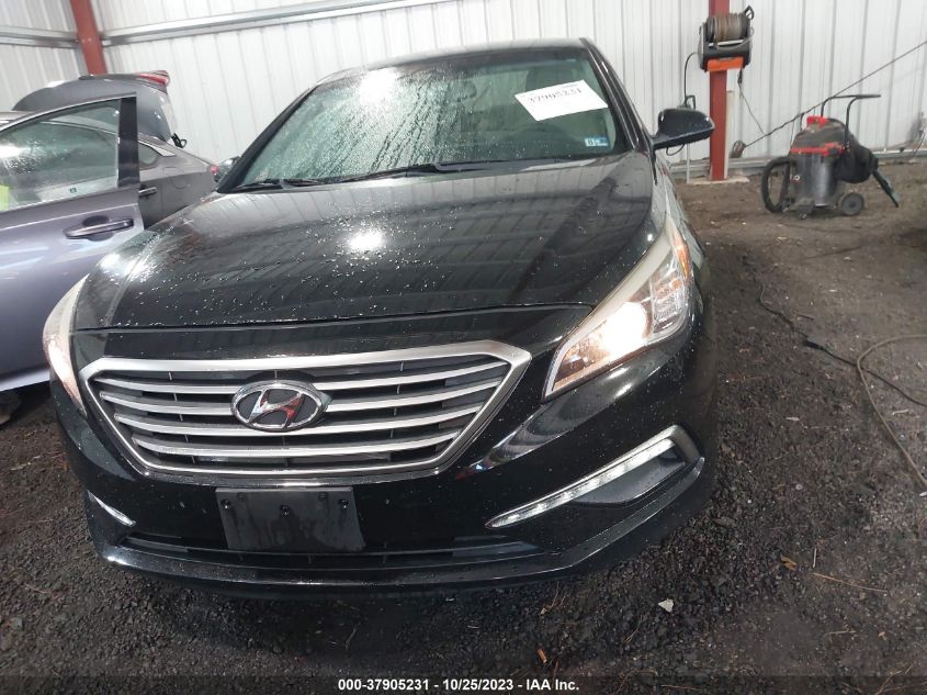 2015 HYUNDAI SONATA 2.4L SE - 5NPE24AF1FH225825