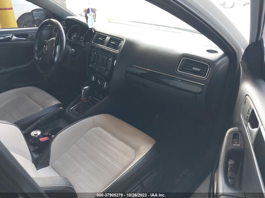 2015 VOLKSWAGEN JETTA SEDAN 1.8T SPORT 3VWD17AJ5FM223183