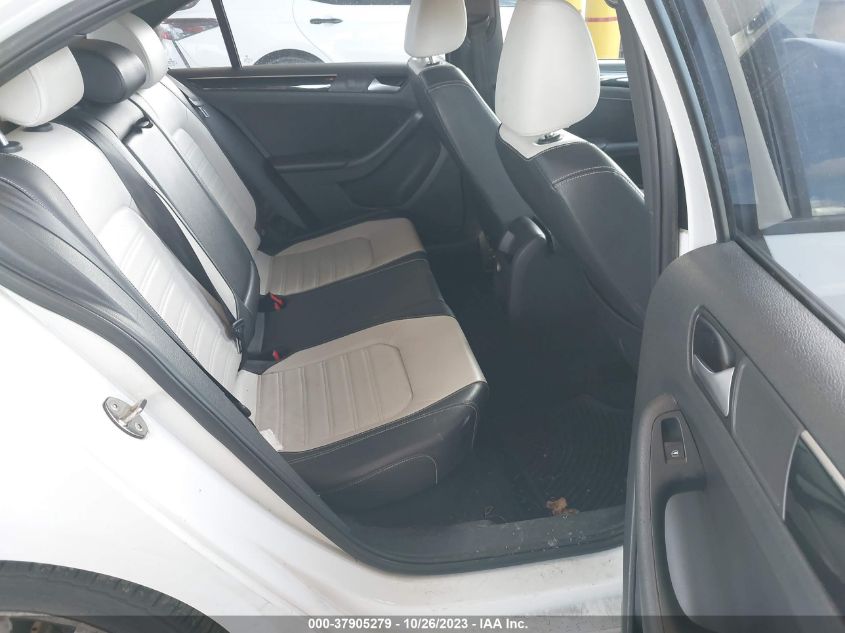 2015 VOLKSWAGEN JETTA SEDAN 1.8T SPORT 3VWD17AJ5FM223183