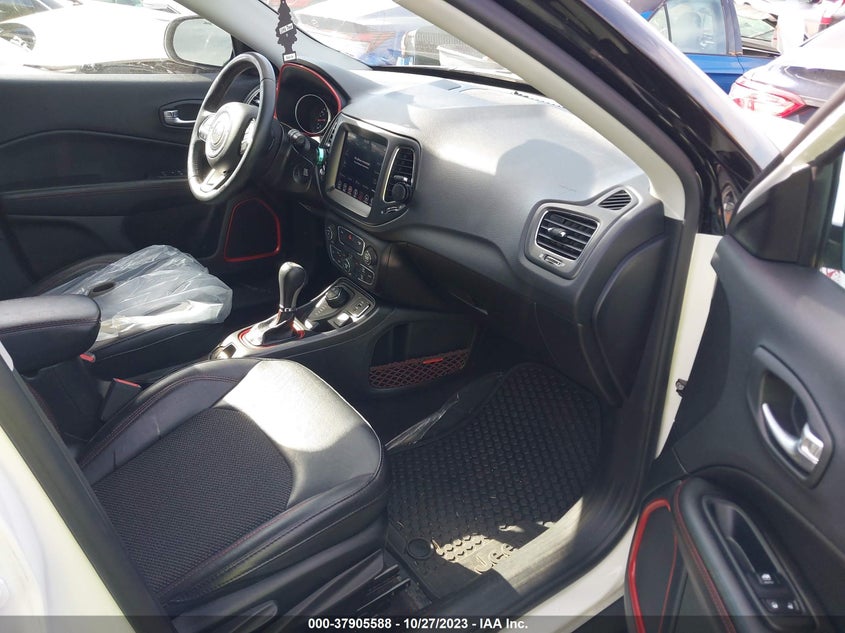 VIN 3C4NJDDB9KT722028 2019 JEEP COMPASS TRAILHAWK