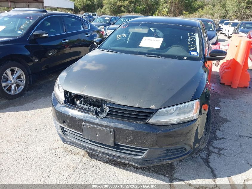 2014 VOLKSWAGEN JETTA SEDAN SE - 3VWD17AJ7EM437347