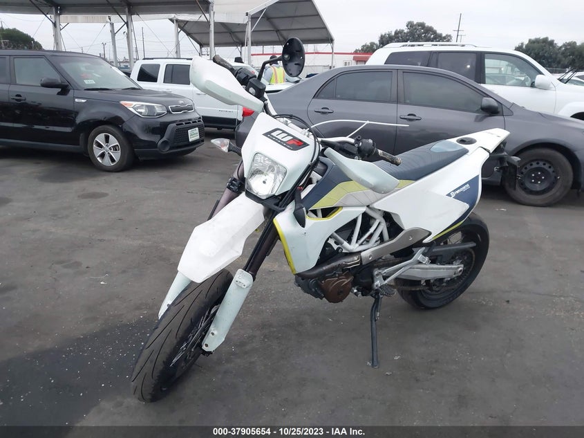 VIN VBKUSV404HM796645 2017 HUSQVARNA SUPERMOTO 701