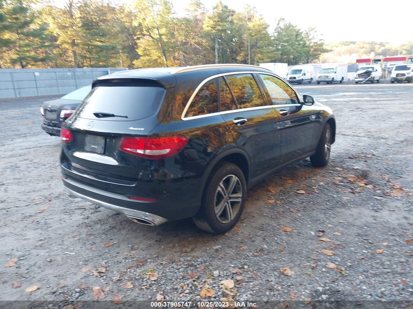 VIN WDC0G4KB8JV075612 2018 MERCEDES-BENZ GLC 300 4MATIC