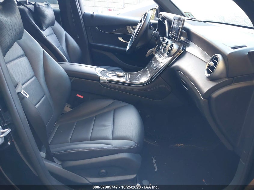 VIN WDC0G4KB8JV075612 2018 MERCEDES-BENZ GLC 300 4MATIC