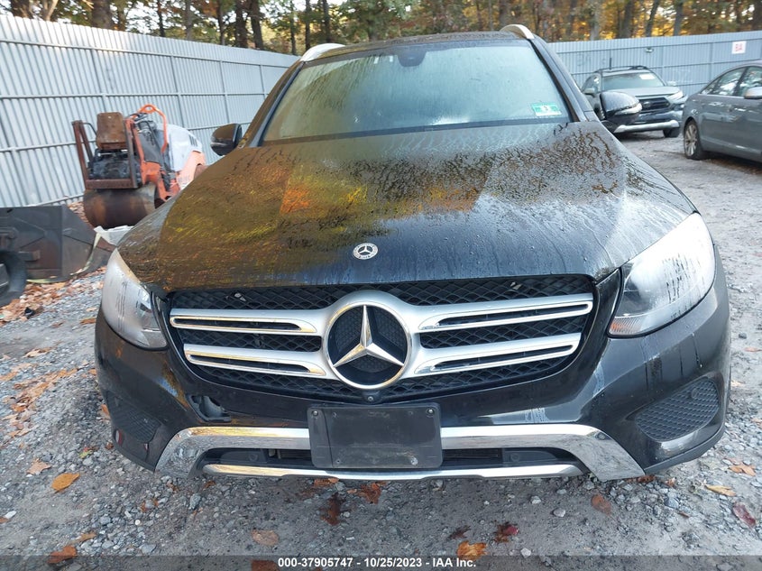 VIN WDC0G4KB8JV075612 2018 MERCEDES-BENZ GLC 300 4MATIC