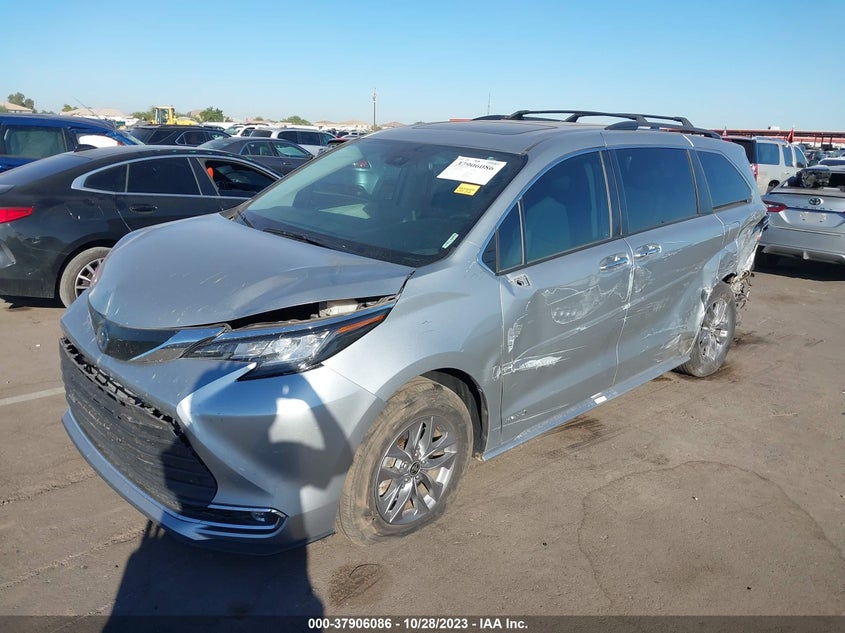 VIN 5TDYRKEC0MS062122 2021 TOYOTA SIENNA XLE