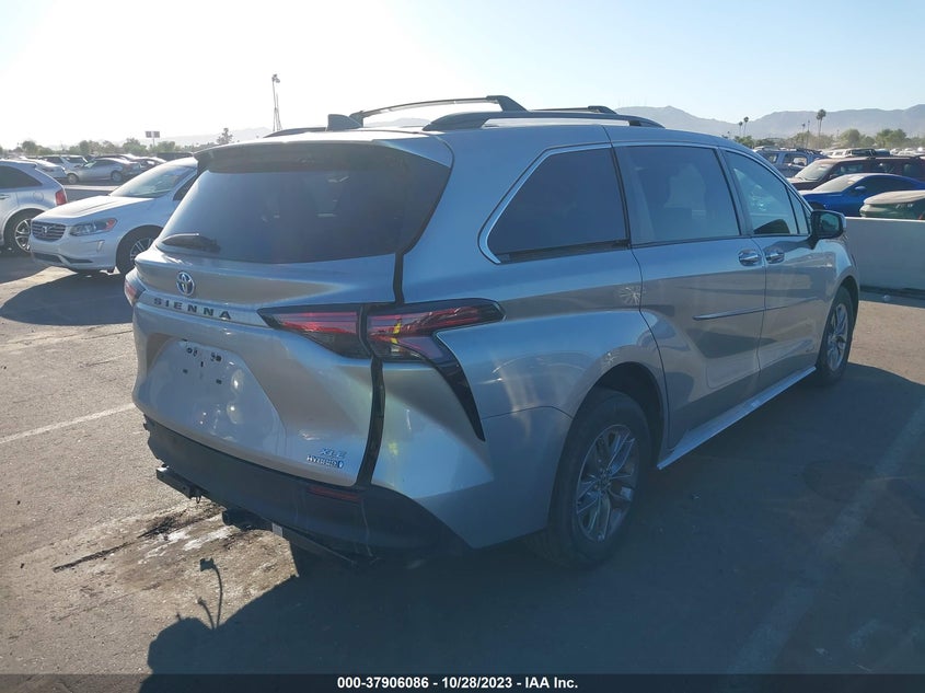 VIN 5TDYRKEC0MS062122 2021 TOYOTA SIENNA XLE