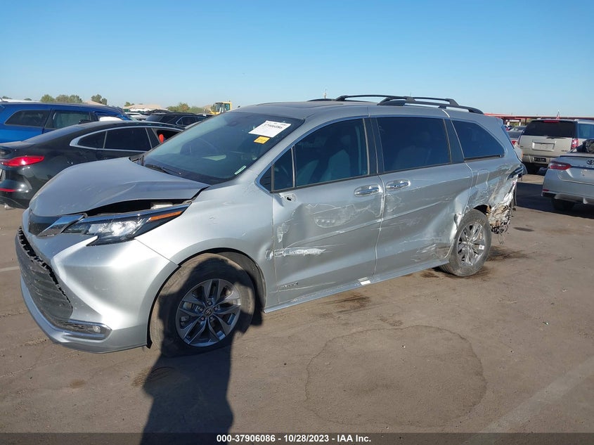 VIN 5TDYRKEC0MS062122 2021 TOYOTA SIENNA XLE