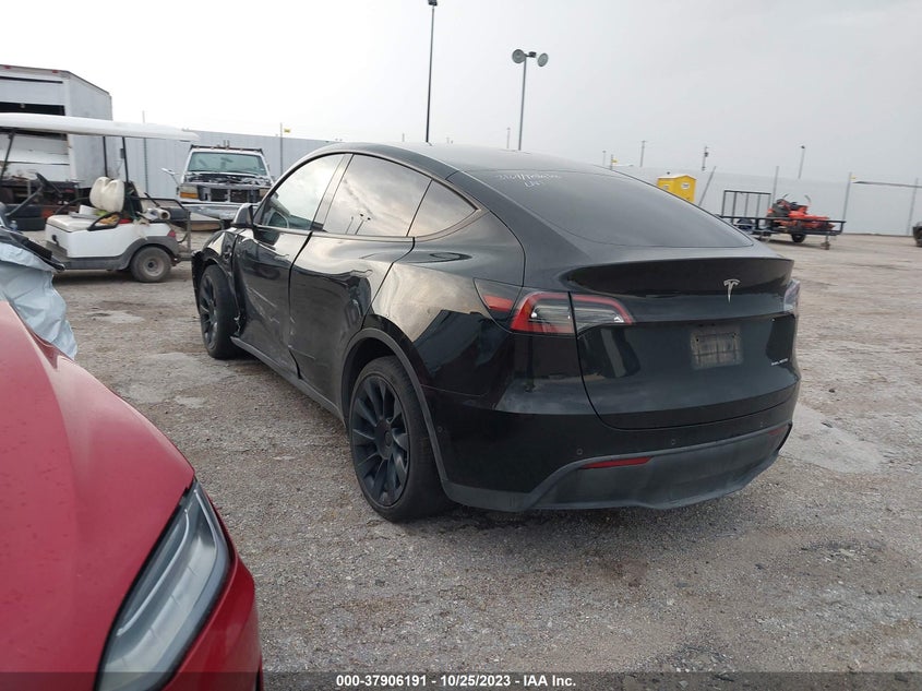 VIN 7SAYGDEE9NA006575 2022 TESLA MODEL Y