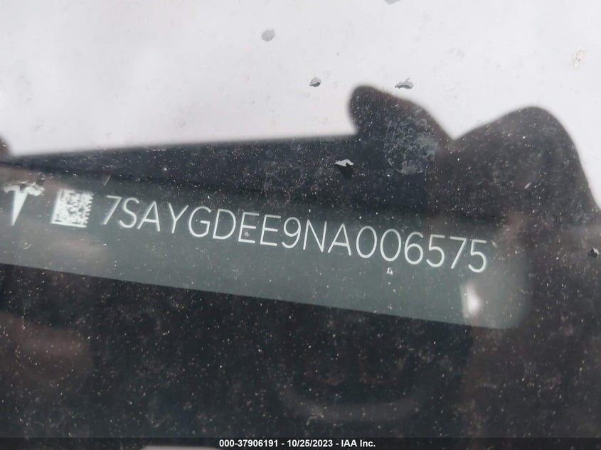 VIN 7SAYGDEE9NA006575 2022 TESLA MODEL Y