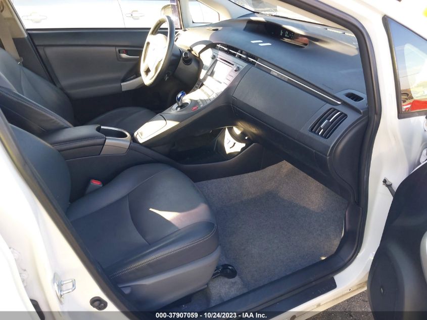 2015 TOYOTA PRIUS FOUR - JTDKN3DU6F1914376