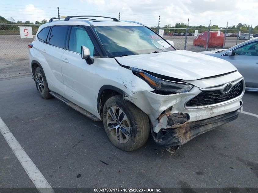 2021 TOYOTA HIGHLANDER XLE - 5TDGZRAH4MS055504