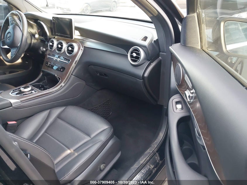 VIN WDC0G4JB8KF623637 2019 MERCEDES-BENZ GLC 300