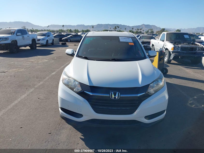 VIN 3CZRU5H39JM717965 2018 HONDA HR-V LX