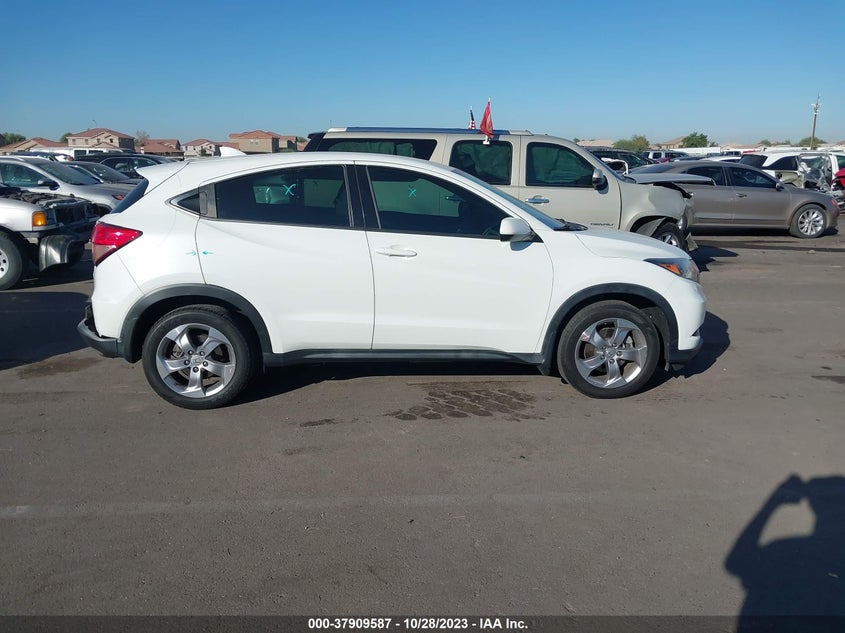 VIN 3CZRU5H39JM717965 2018 HONDA HR-V LX