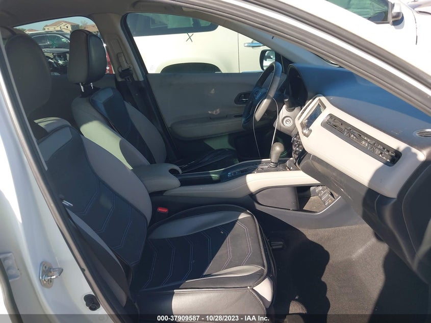 VIN 3CZRU5H39JM717965 2018 HONDA HR-V LX