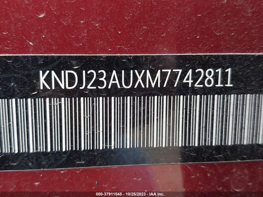 2021 KIA SOUL LX/X LINE/S - KNDJ23AUXM7742811