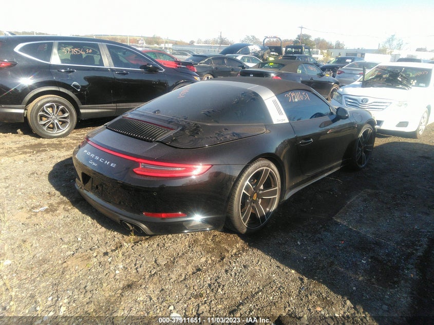 VIN WP0BA2A95HS132220 2017 PORSCHE 911 4