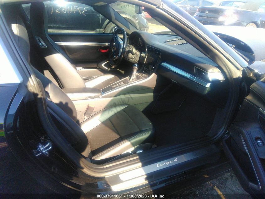 VIN WP0BA2A95HS132220 2017 PORSCHE 911 4