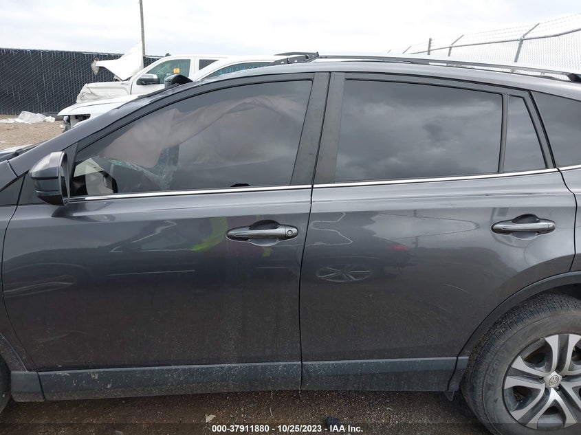 VIN JTMZFREV9HJ139449 2017 TOYOTA RAV4 LE