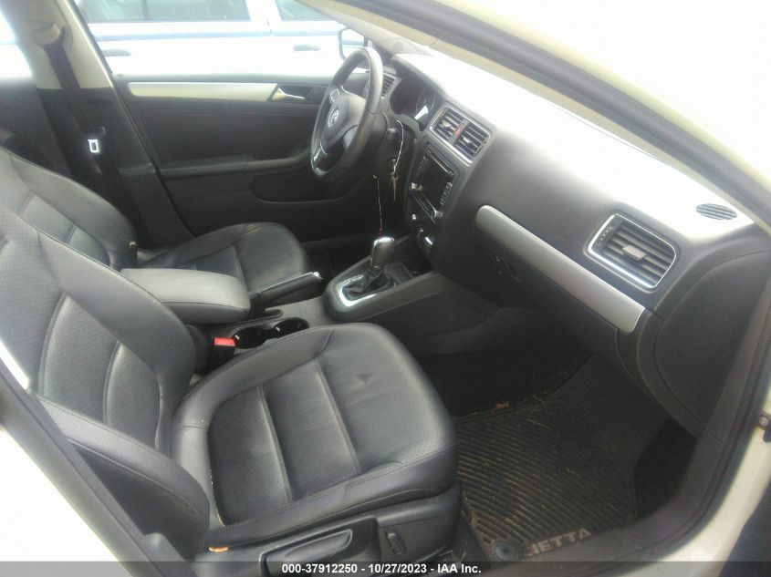 2013 VOLKSWAGEN JETTA SEDAN SE W/CONVENIENCE/SUNROOF 3VWDX7AJ7DM377986