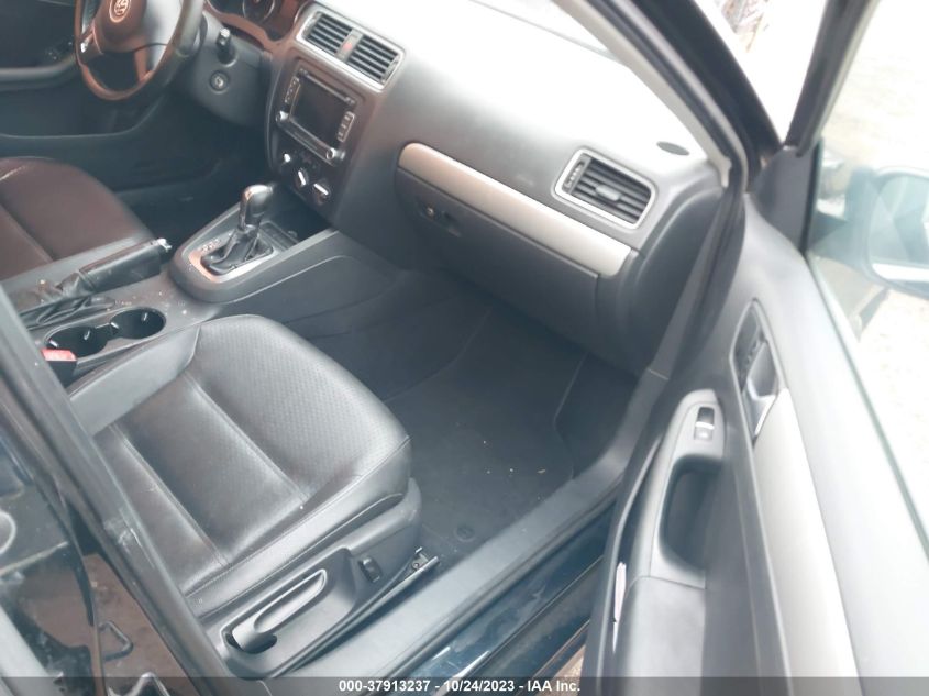 2013 VOLKSWAGEN JETTA SEDAN SE W/CONVENIENCE/SUNROOF 3VWDX7AJ6DM278222