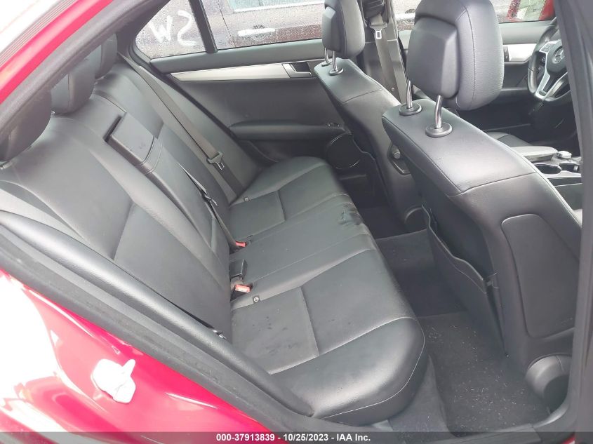 2013 MERCEDES-BENZ C-CLASS C 300 - WDDGF8AB4DG134637
