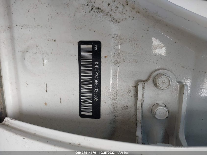 2014 KIA SOUL + - KNDJP3A56E7025558