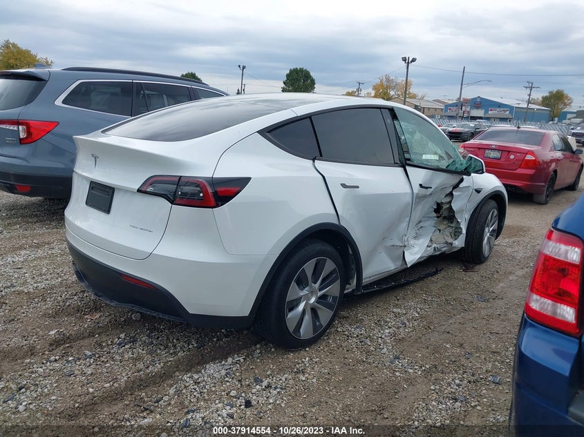 VIN 7SAYGDEEXPF697332 2023 TESLA MODEL Y