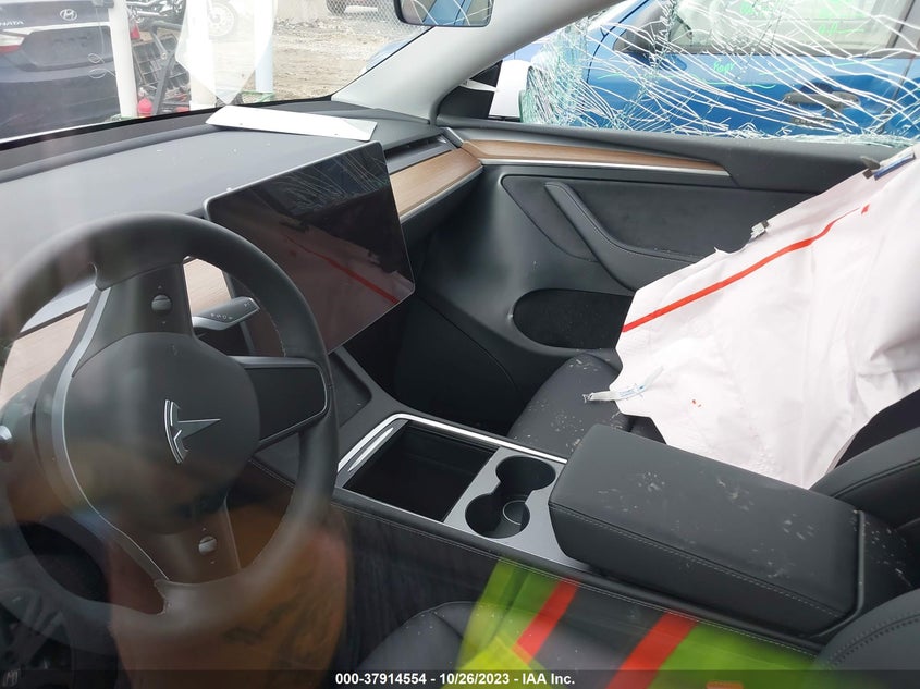 VIN 7SAYGDEEXPF697332 2023 TESLA MODEL Y
