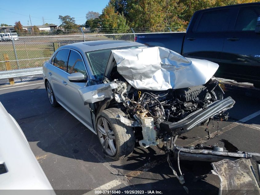 2014 VOLKSWAGEN PASSAT SE W/SUNROOF & NAV - 1VWBS7A35EC094917