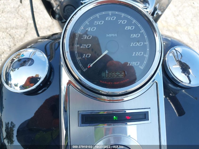 2016 HARLEY-DAVIDSON FLHR ROAD KING 1HD1FBM33GB619692